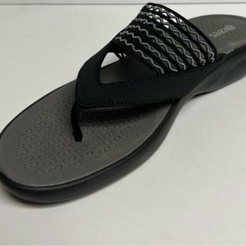 Bzees Black and Gray Sandals - Picture 2 of 4
